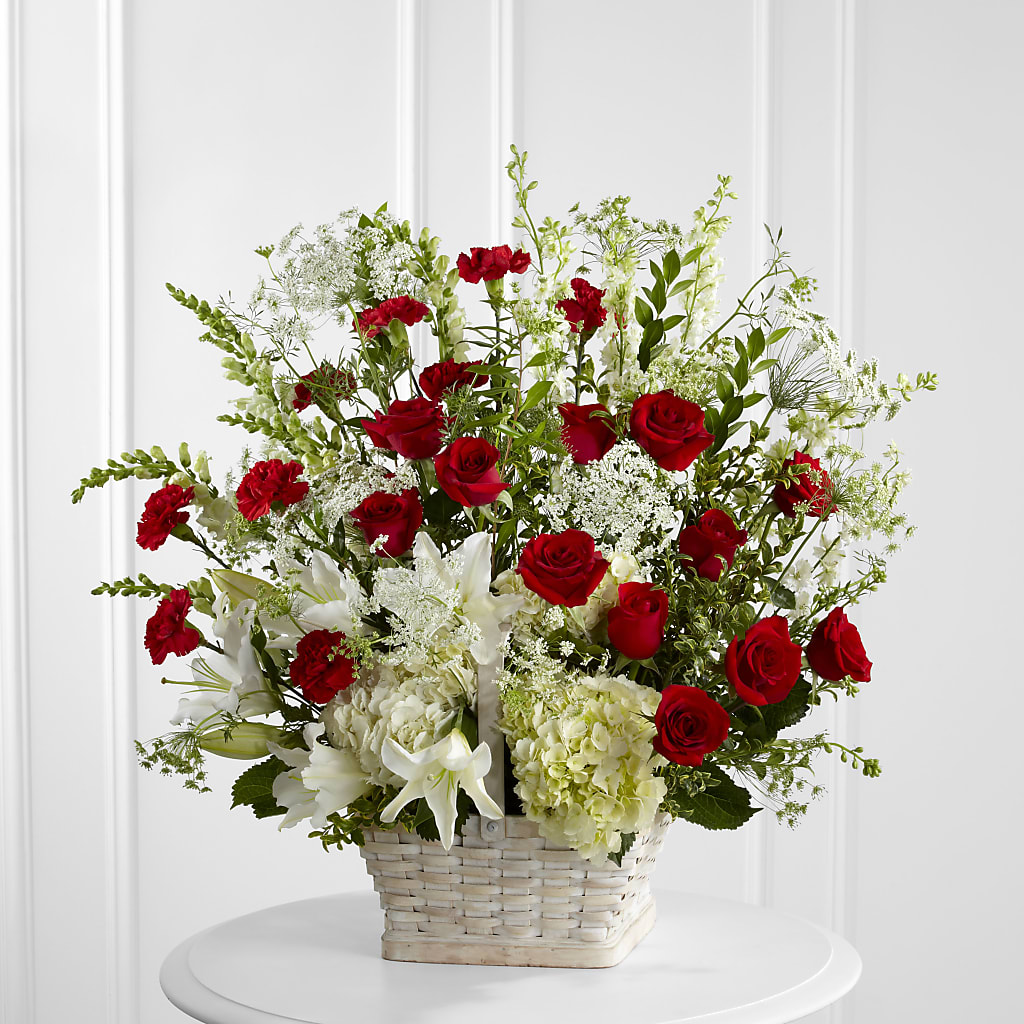 In Loving Memory Arrangement – KEITH'S FLOWER SHOP, Mount Gilead OH