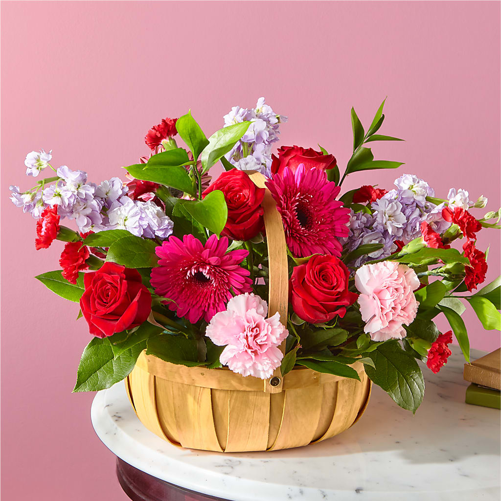 Pink Picnic Basket – KEITH'S FLOWER SHOP, Mount Gilead OH