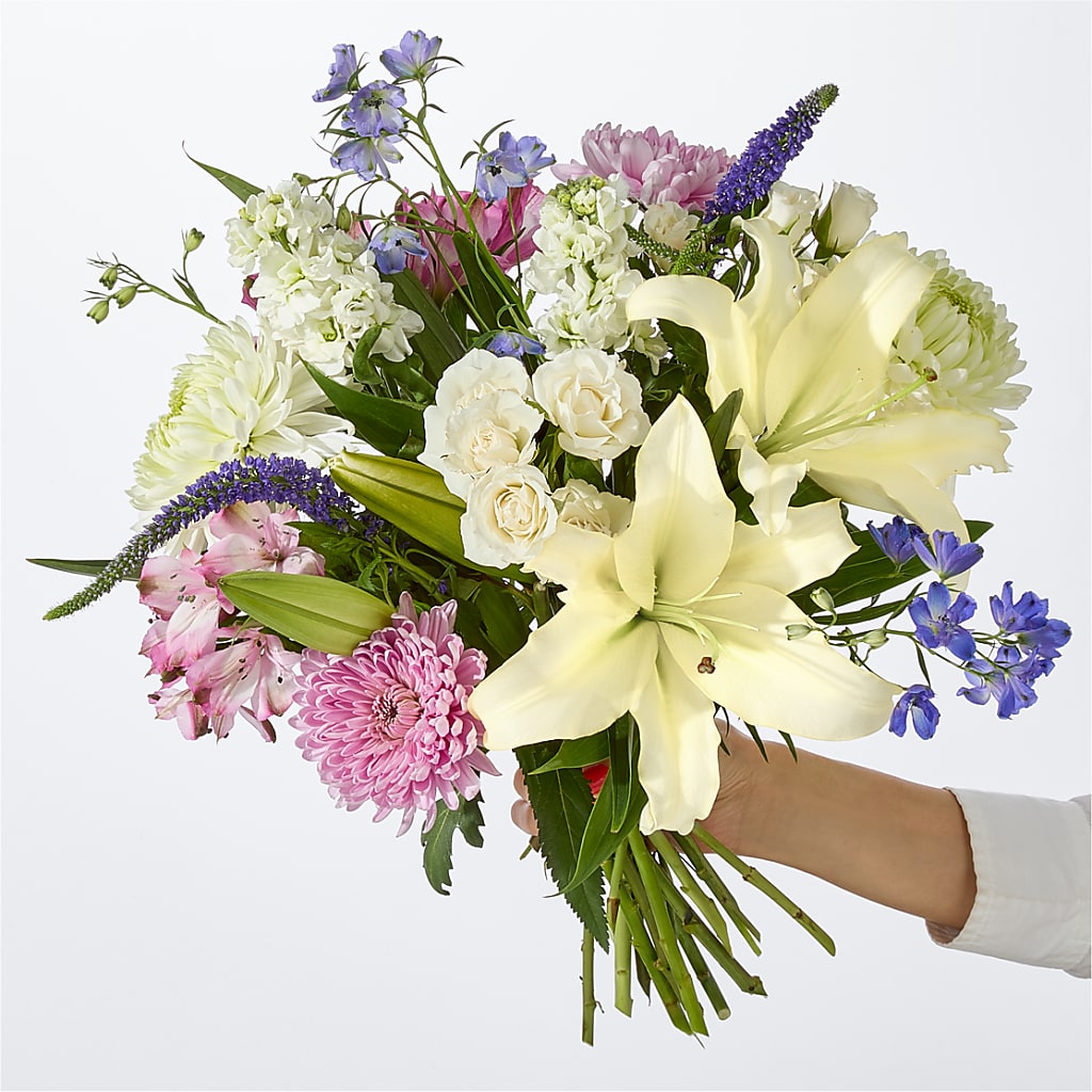 Winter Celebration Bouquet – KEITH'S FLOWER SHOP, Mount Gilead OH