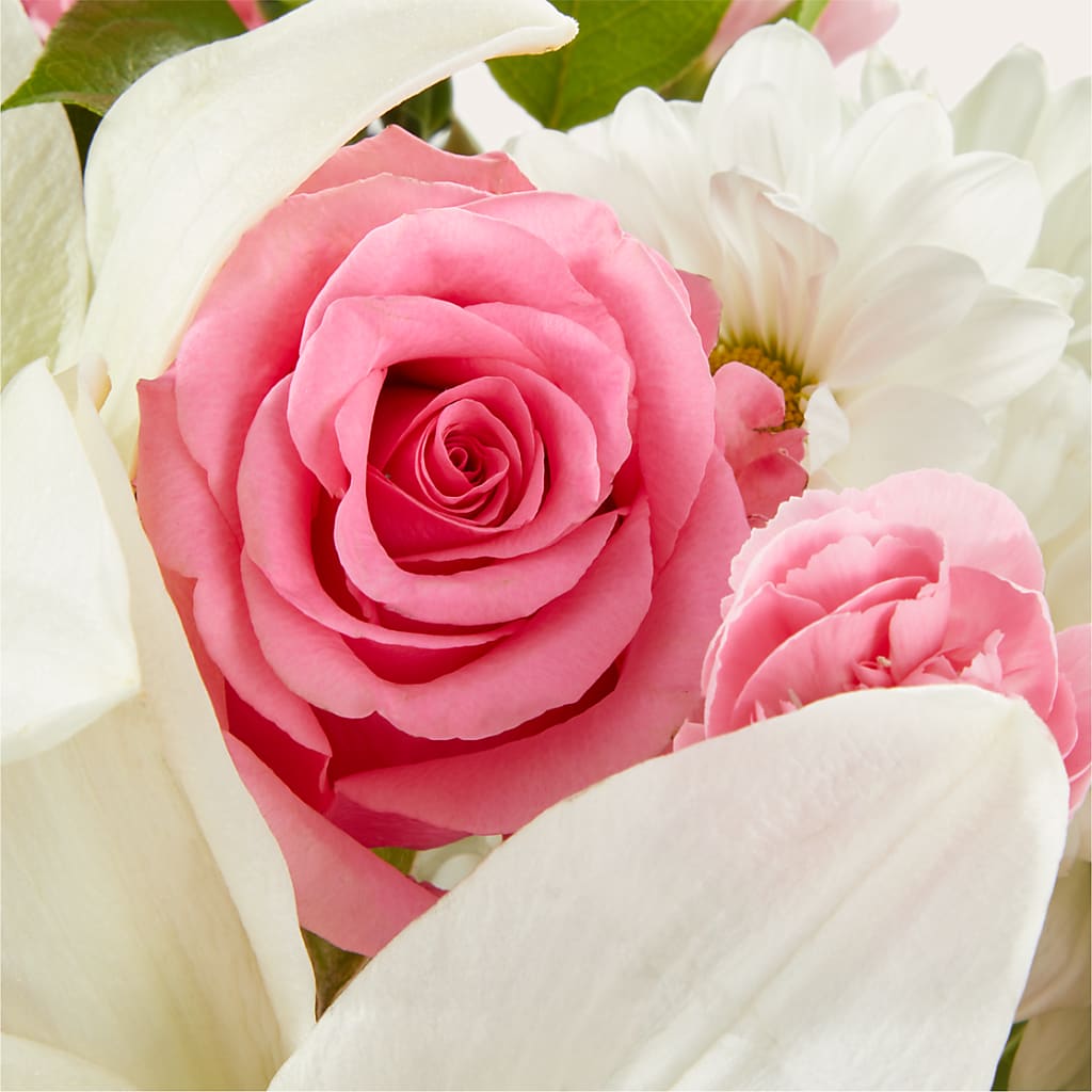 Whispers of Comfort Bouquet – KEITH'S FLOWER SHOP, Mount Gilead OH