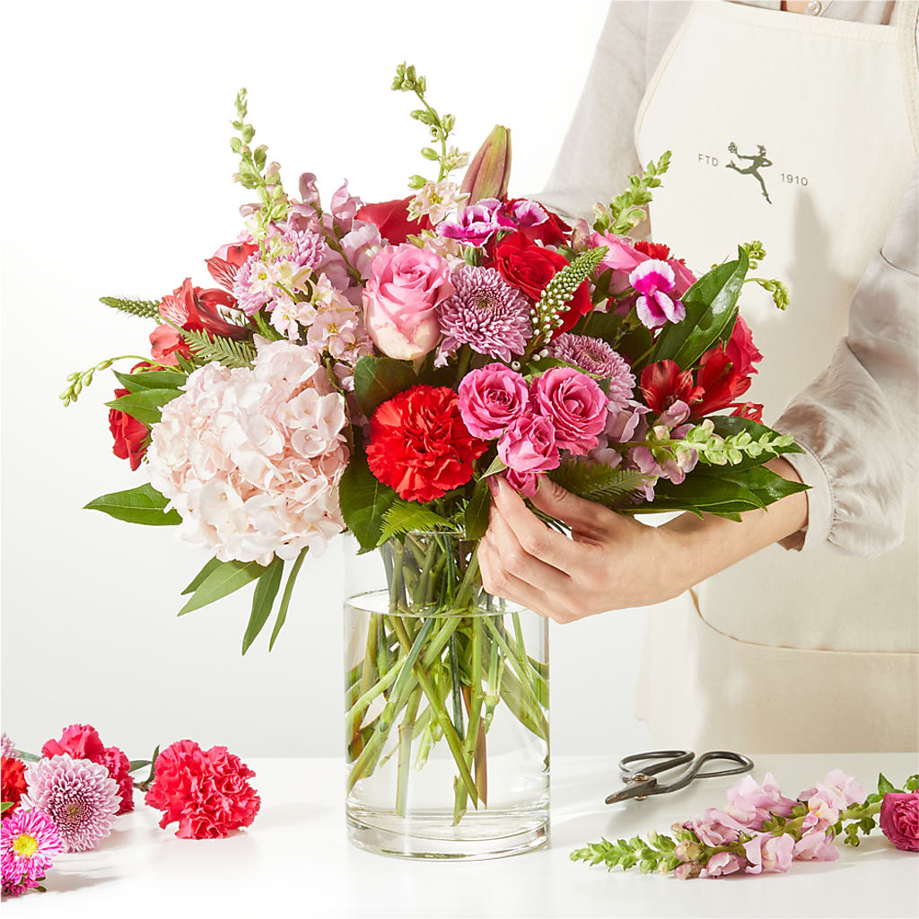 Swooning Over You - A Luxury Florist Original – KEITH'S FLOWER SHOP, Mount Gilead OH