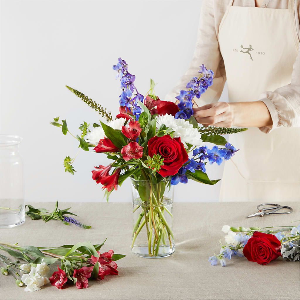 Star Spangled - A Florist Original – KEITH'S FLOWER SHOP, Mount Gilead OH