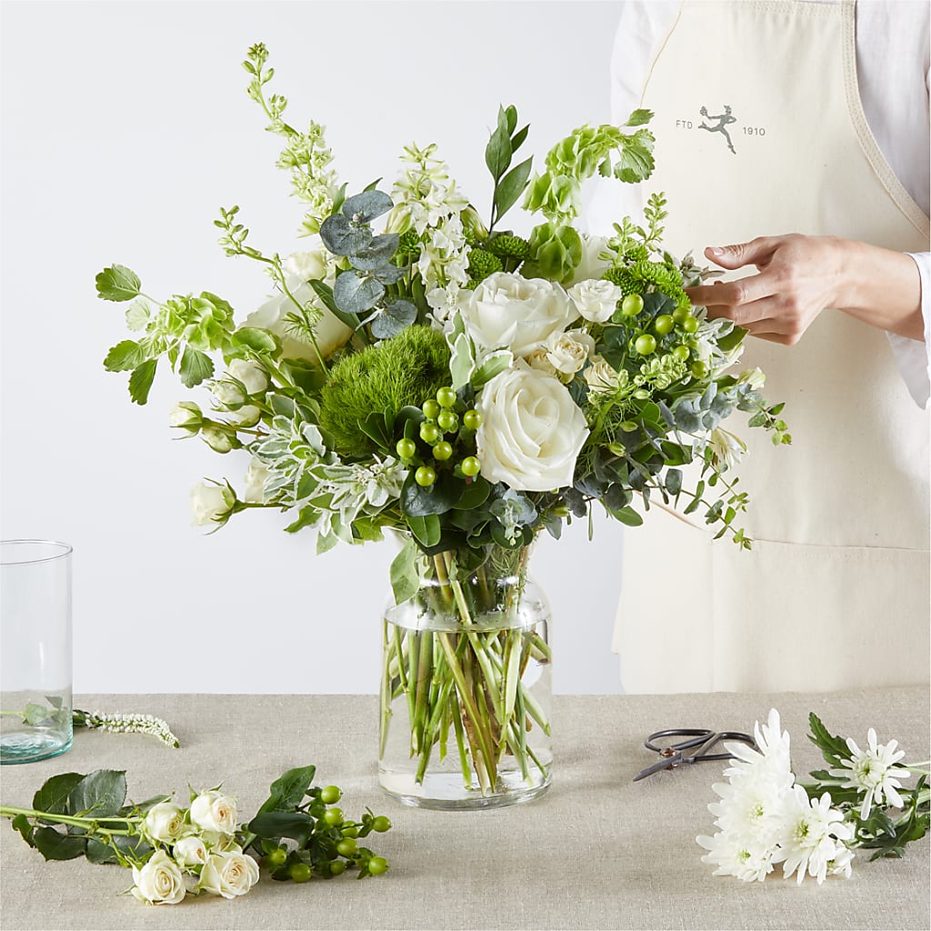 Irish Garden - A Florist Original – KEITH'S FLOWER SHOP, Mount Gilead OH