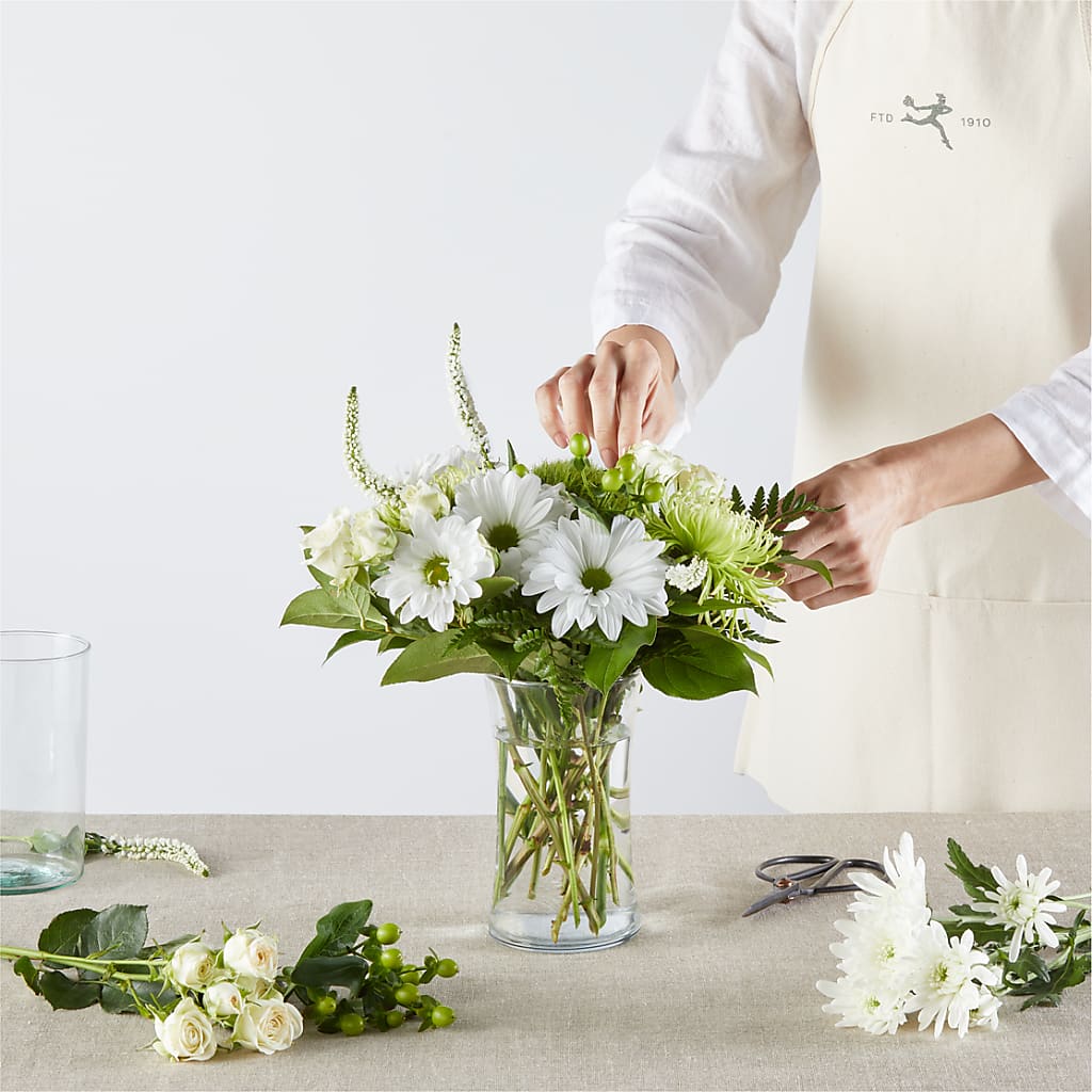 Irish Garden - A Florist Original – KEITH'S FLOWER SHOP, Mount Gilead OH