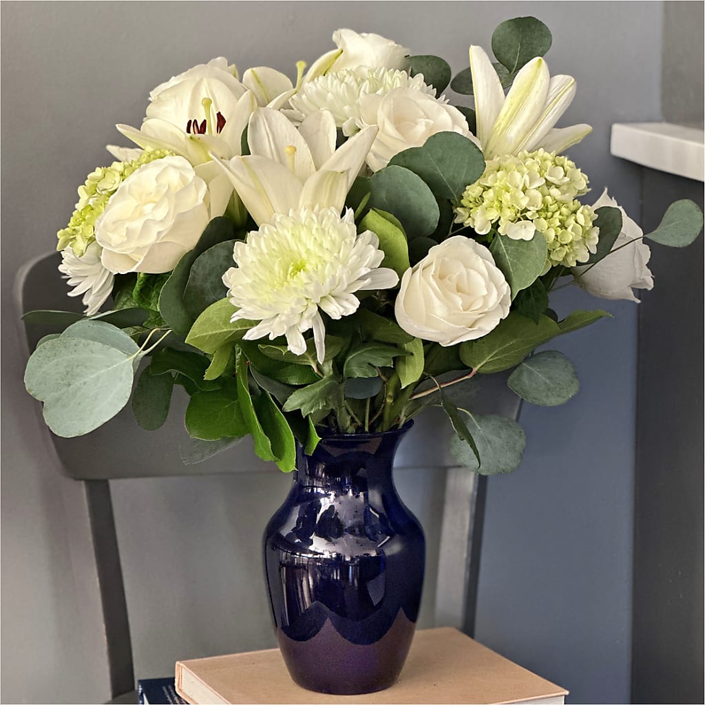 Snowy Dreams Bouquet – KEITH'S FLOWER SHOP, Mount Gilead OH