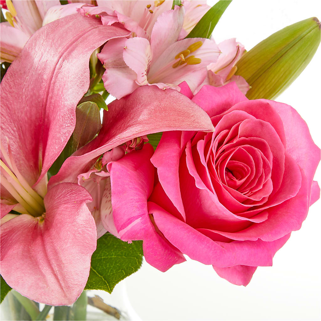 Lots of Love Bouquet – KEITH'S FLOWER SHOP, Mount Gilead OH