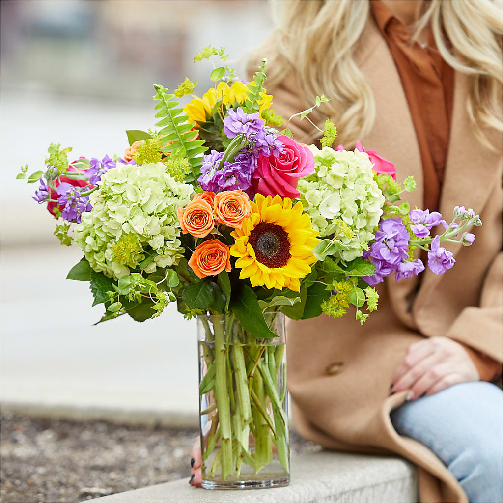 Vibrant Greetings Bouquet – KEITH'S FLOWER SHOP, Mount Gilead OH