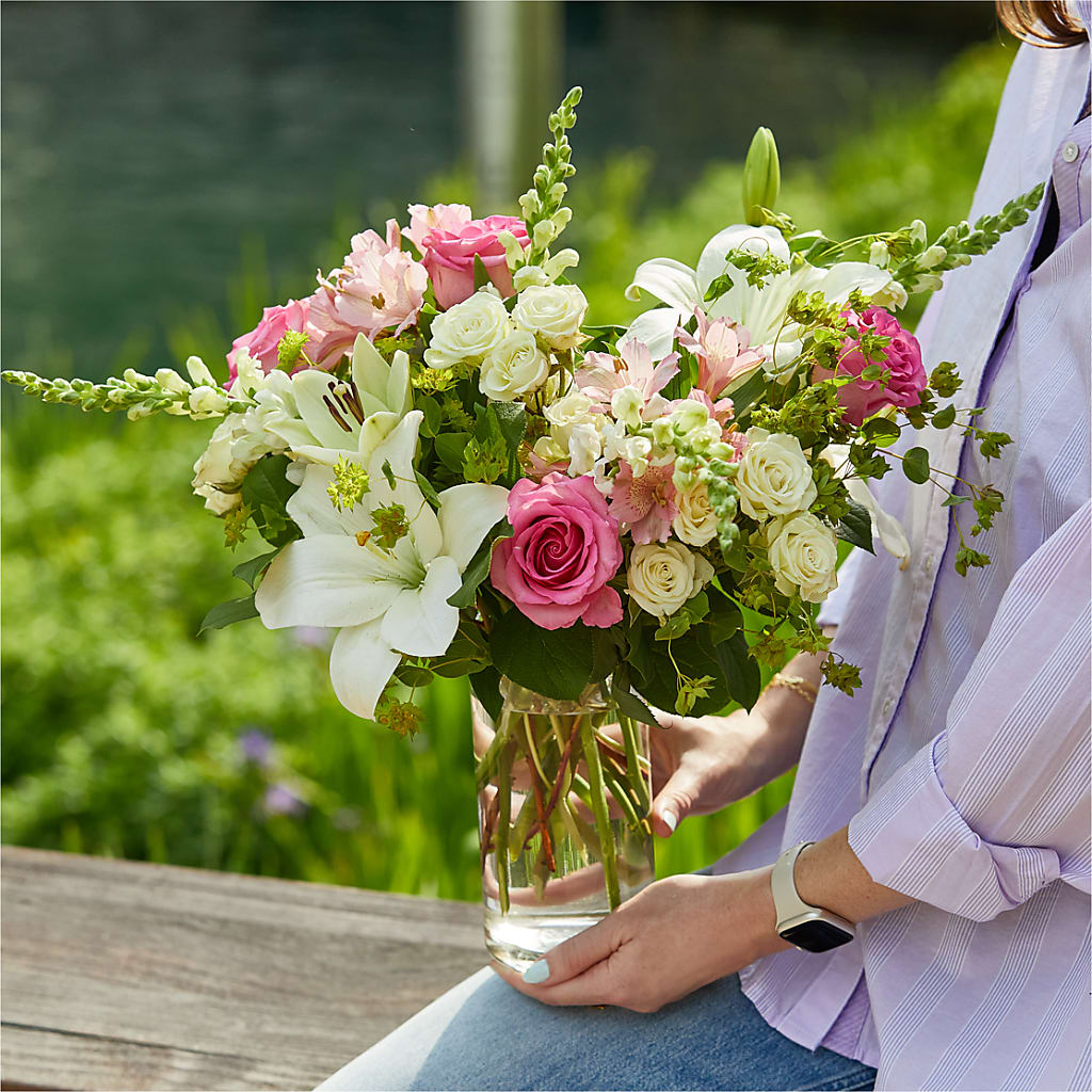 Fondly Bouquet – KEITH'S FLOWER SHOP, Mount Gilead OH