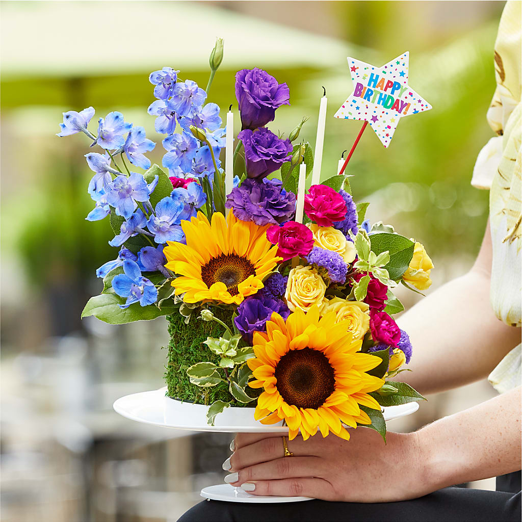 Star of the Day Floral Cake – KEITH'S FLOWER SHOP, Mount Gilead OH