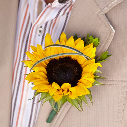 Free Spirit Boutonniere – KEITH'S FLOWER SHOP, Mount Gilead OH