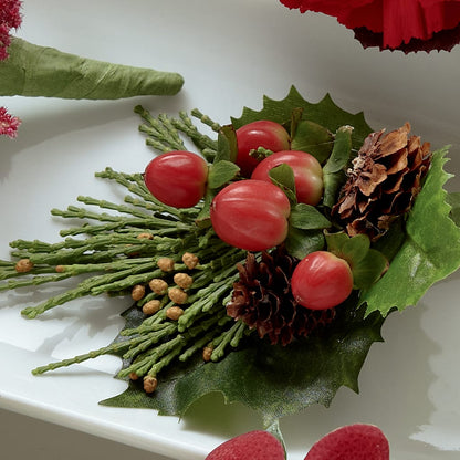 Red Berry Boutonniere – KEITH'S FLOWER SHOP, Mount Gilead OH